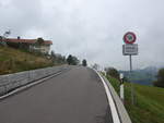 (221'838) - Dorfeingang am 12.
