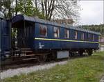 Abstecher zur Coni'fer. Ein Schweizer 3-Achser im Gewand des Orient-Express in Les Hpitaux-Neufs. Mai 2023.