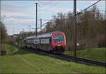 Re 450 102 mit einer S-Bahn Z�rich bei Jestetten.