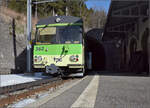Nur Bt 352 darf nach draussen, im Tunnel Bt 351 und BDeh 4/4 313.