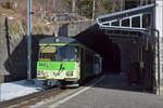 Nur Bt 352 darf nach draussen, im Tunnel Bt 351 und BDeh 4/4 313.