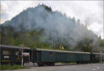 Train du Terroir.

Gepäckwagen F4ü 11827 vor dem Chapeau Napoleon in Fleurier. Mai 2024.