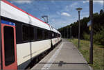 Jurabahn vor der Generalsanierung im Abschnitt Sanceboz-Sombeval – Moutier.

RBDe 560 227 in Pontenet. August 2026.