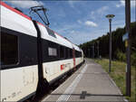 Jurabahn vor der Generalsanierung im Abschnitt Sanceboz-Sombeval – Moutier.

RBDe 560 227 in Pontenet. August 2026.