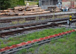 Jurabahn vor der Generalsanierung im Abschnitt Sanceboz-Sombeval – Moutier.

Diese Weiche von Gleis 2 nach Gleis 1 in Court ist mit dem SBB I-Schienenprofil aufgebaut. September 2026. 