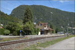 Jurabahn vor der Generalsanierung im Abschnitt Sanceboz-Sombeval – Moutier.

Das Empfangsgeb�ude von Court. August 2026. 