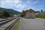 Jurabahn vor der Generalsanierung im Abschnitt Sanceboz-Sombeval – Moutier.

Der G�terschuppen von Court. August 2026. 