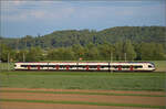 RABe 523 051 im Dünnerenfeld. Oensingen, August 2025.