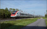 RABDe 500 009 'Friedrich D�rrenmatt' und RABDe 500 011 'Blaise Cendrars' bei Altreu.