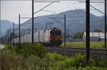 Rem 476 451 von Railcare mit einem Coopzug bei Altreu. September 2026. 