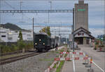 Dampftage Huttwil 2024 mit Diesel, Elektro und Dampfgiganten.

Ae 3/5 10217 mit GmP beim Halt in Zell (LU). Oktober 2024.