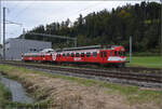 Dampftage Huttwil 2024 mit Diesel, Elektro und Dampfgiganten.

berraschung in Briseck. RBDe 566 222 macht sich bereit zum Fototermin mit Ae 3/5 10217. Oktober 2024.