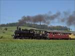 Huttwiler Dampftage. 

Ed 3/4 51 der Bern-Schwarzenburg-Bahn auf dem Weg nach Sumiswald und Wasen. Grüttmoos, Oktober 2023.