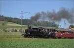 Huttwiler Dampftage. 

Ed 3/4 51 der Bern-Schwarzenburg-Bahn auf dem Weg nach Sumiswald und Wasen. Grüttmoos, Oktober 2023.