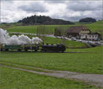 Ostermontag bei der 'Emmentalbahn'.

Eb 3/5 5810 in Dürrenroth/Breite. April 2024.