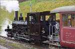 Ostermontag bei der 'Emmentalbahn'.

Die umfangreichen Rangierarbeiten von E 3/3 853 der JS in Wasen im Emmental. April 2024.