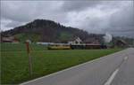 Ostermontag bei der 'Emmentalbahn'.

E 3/3 853 der JS bei Sllenbach. April 2024.