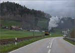 Ostermontag bei der 'Emmentalbahn'.

Zug mit E 3/3 853 der JS zwischen Oberei und Sllenbach. April 2024.