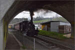 Ostermontag bei der 'Emmentalbahn'.

E 3/3 853 der JS verlässt den Bahnhof Sumiswald-Grünen. April 2024.