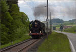 150 Jahre Emmentalbahn. 

141-R-1244 auf der RSHB-Strecke im Rahmen der grossen Emmentalrundfahrt zum Jubilum. An Rotwald bei Mussachen. Mai 2025.