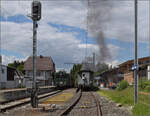 150 Jahre Emmentalbahn. 

BDe 2/4 240 wartet im Bahnhof Affoltern-Weier bei einer Zugkreuzung. Mai 2025.