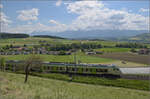RABe 528 222 und RABe 528 205 auf dem Weg nach Bern.