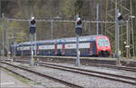 Während die Ostereier gesucht werden...

S-Bahn mit Re 450 002 in Sihlbrugg. März 2024.