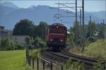 Beim Flugplatz Emmen legt sich De 6/6 15301 mit den Seetalern in die Kurve. September 2024.