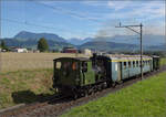 E 3/3 'Beinwyl' der Seethalbahn mit BLS A 801 und SBB F 16847 erklimmt die Rampe von Eschenbach nach Ballwil.