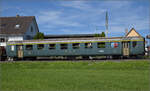 Der Museumszug mit Seetalkrokodil De 6/6 15301 mit BLS A 801 und SBB F 16847 rollt das starke Geflle nach Hochdorf herunter.