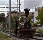 706-koblenz-laufenburg-stein-saeckingen-boebsbb-schweizer-hochrheinbahn-12/802495/den-schweizer-bahnen-zum-175-geburtstagd Den Schweizer Bahnen zum 175. Geburtstag.

D 1/3 Limmat muss in Laufenburg den Zug umfahren für die Rückreise. Oktober 2022.