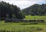 742-uerikon-hinwil-bauma-uebb-sbb-st/820006/fahrtag-im-zuercher-oberlandeb-35-der Fahrtag im Zrcher Oberland.

Eb 3/5 der BT bei Bussenthal. Juli 2023.