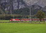 Noch mit Lokomotive unterwegs ist dieser Personenzug der Zentralbahn, hier mit HGe 4/4 101 963. Meiringen, Oktober 2019.