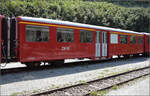 Der Erstklassmitteleinstiegswagen A 4163 wurde 1961 noch an die VZ geliefert, die sich erst im Folgejahr nachtrglich auf BVZ umbenannte. Er wurde 2015 von der BFD bernommen und ist seit 2021 betriebsfhig aufgearbeitet. Gletsch, August 2025.