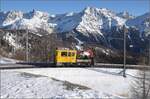 Auf der Alp Grüm.

Einmal spektakulär um den Betrachter herum fährt Tm 2/2 98. Januar 2023.