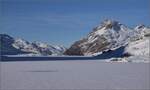 Am Lago Bianco bleibt viel Zeit, um den Blick schweifen zu lassen. Januar 2023.