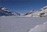 Am Lago Bianco bleibt viel Zeit, um den Blick schweifen zu lassen. Januar 2023.