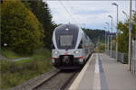 4010 002 bei Neufra auf dem Weg nach Singen. Oktober 2024.