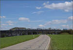 Vermutlich RABe 511 039 auf dem Eglisauer Viadukt über den Rhein. April 2026.