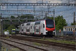 Zur Abwechslung die SBB in Burgdorf, der ziemlich taufrische RABe 512 036 auf dem Weg nach Bern.