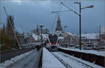 Erster Schnee des Winters.

Der Seehas RABe 521 204 mit dem noch verschneiten Wiesentäler RABe 521 001 auf der Rheinbrücke in Konstanz. November 2024.