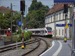 In der Zwischenzeit treffen RABe 521 209 und RABe 521 203 in Konstanz ein. Juli 2025.