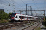 0-521-rabe-521-flirt-chd/893814/rabe-521-029-und-rabe-523 RABe 521 029 und RABe 523 060 in Pratteln. August 2025.