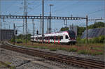 0-521-rabe-521-flirt-chd/893818/rabe-523-006-und-rabe-521 RABe 523 006 und RABe 521 024 in Pratteln. August 2025.