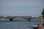 Neuerdings viele Extraz�ge sonntagnachmittags am Bodensee.

17:24, der Regelverkehr mit S6 in Form eines Wiesent�ler Herzchen RABe 521 004 'L�rrach' und dem Seehasen RABe 521 208 verlassen Konstanz p�nktlich. Juni 2026.