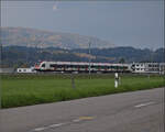 RABe 522 208 bei Bassecourt im Delsberger Becken.