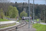 RABe 522 207 trifft in Bonfol ein. April 2026.