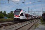 RABe 523 003 und RABe 523 064 in Pratteln.