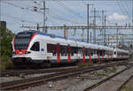 0-523-rabe-523-flirt-ch/893769/rabe-523-059-und-rabe-523 RABe 523 059 und RABe 523 003 in Pratteln. August 2025.