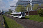 RABe 526 764 in Erlen. April 2024.